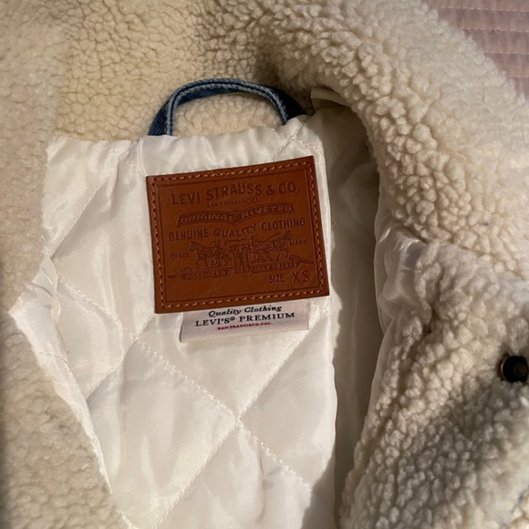 Levi’s shearling jacket - Picture 3 of 5